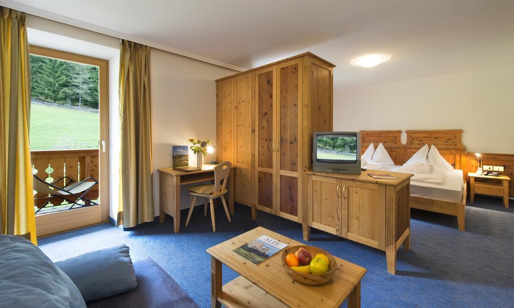 Dolomitenhotel Weisslahnbad Tires Δωμάτιο φωτογραφία